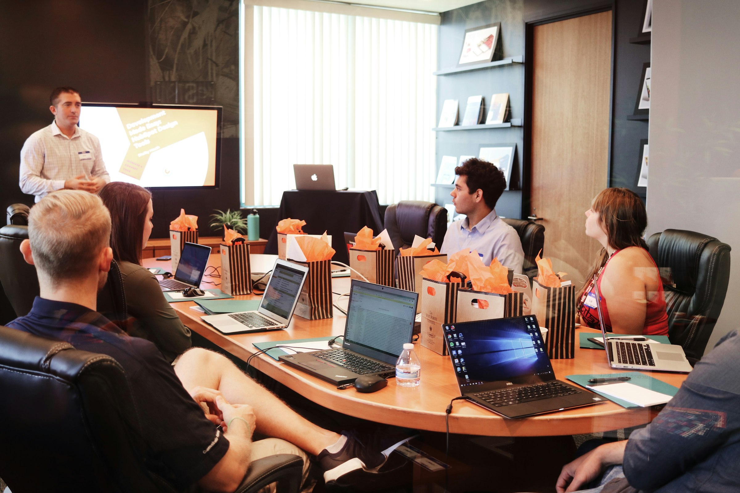 Building Customer Advisory Boards That Drive 98%+ Enterprise Retention